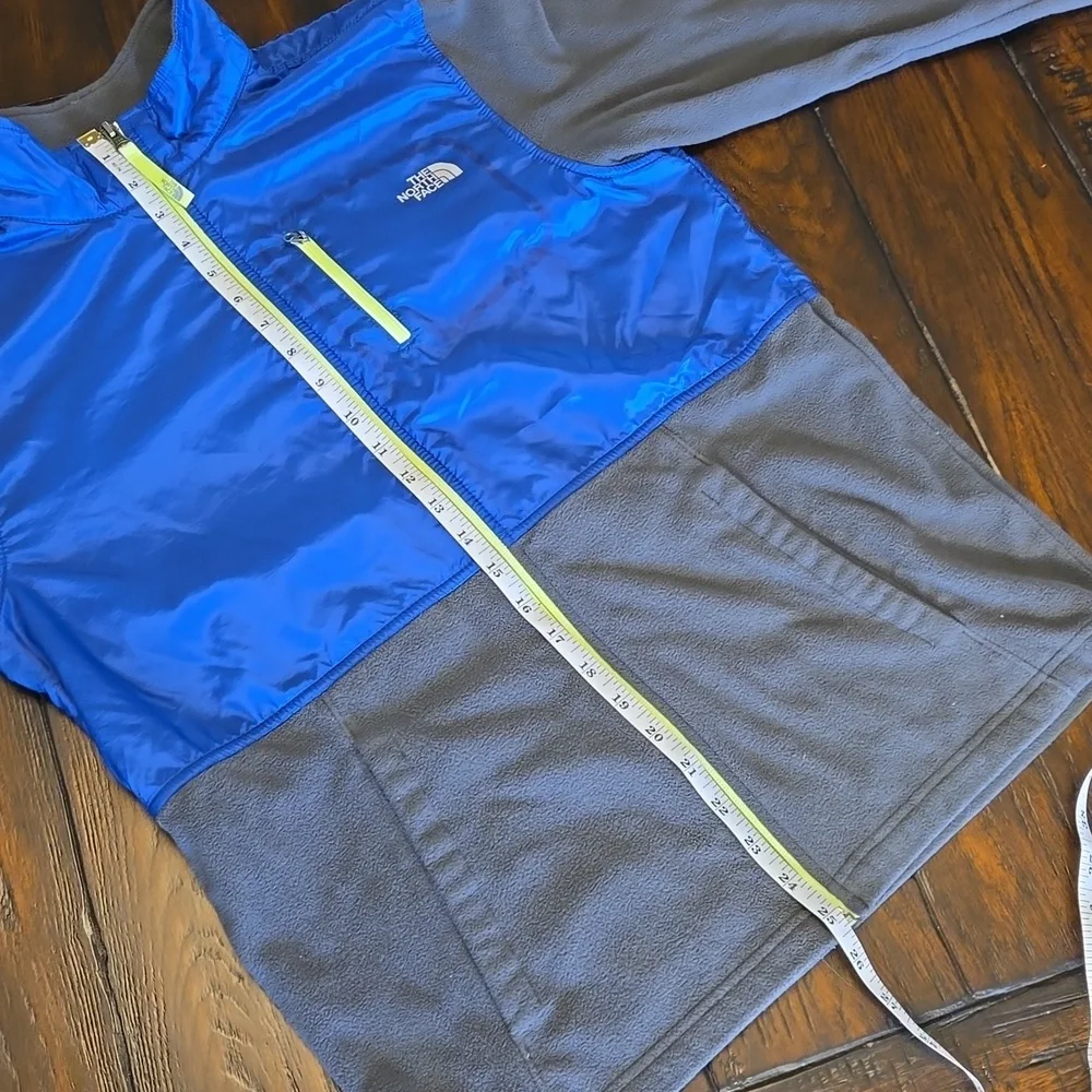 The North Face Blue/Grey Jacket, Boys Size Extra Large, Great Condition